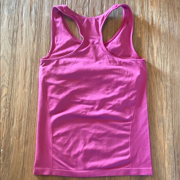 Lululemon Razorback Tank 6 - Picture 2 of 4